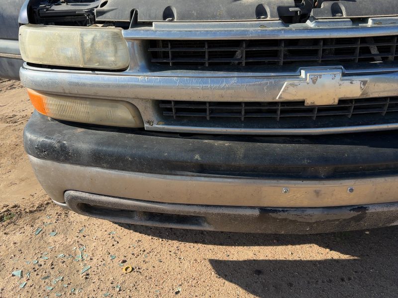 1999-2006 Chevy/gmc Suburban 1500 Series Front Bumper Assy.