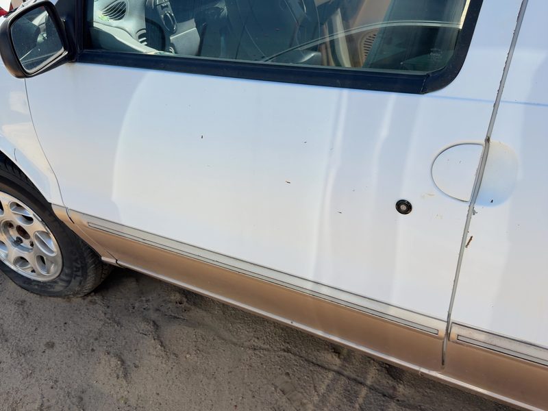 1996-1998 Mercury Villager Front Door LH