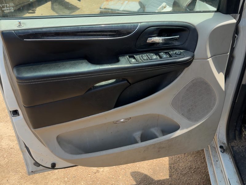2012 Chrysler Town & Country Front Door Trim Panel LH