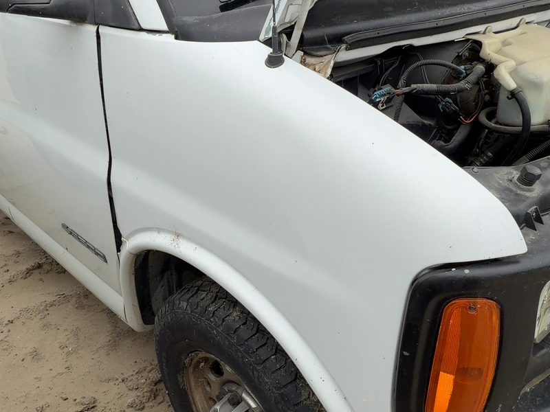 1996-2002 Chevrolet Van Express 2500 Series Fender RH