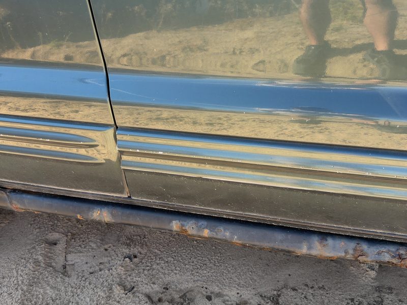 1999-2004 Jeep Grand Cherokee Front Door Moulding RH