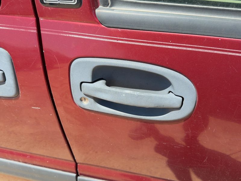 1999-2005 Chevrolet Venture Outside Door Handle RH