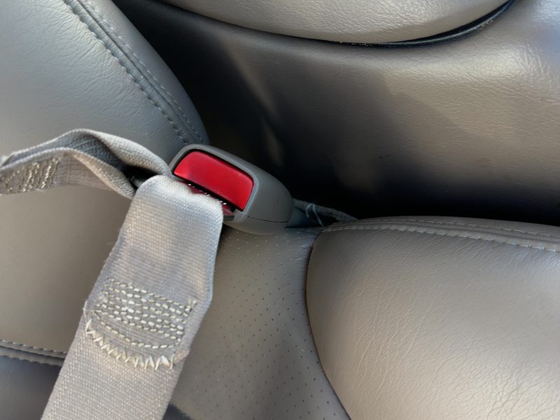 1999 Pontiac Bonneville (80 & Up) Front Seat Belt RH
