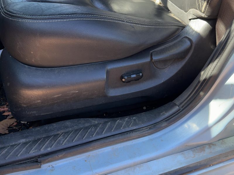 2008 Mercury Mariner Seat Track LH