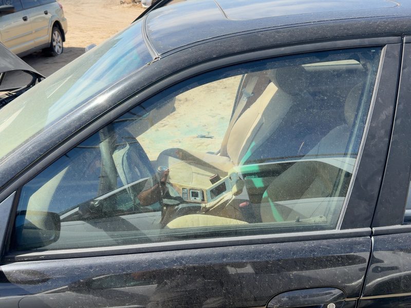1997-2003 BMW 530i Front Door Glass/Window LH