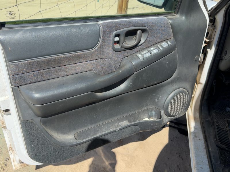1998-2001 Blazer S10/jimmy S15 Front Door Trim Panel LH