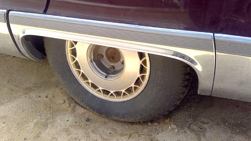 1993 Cadillac Fleetwood (80 & Up) Quarter Panel Moulding LH