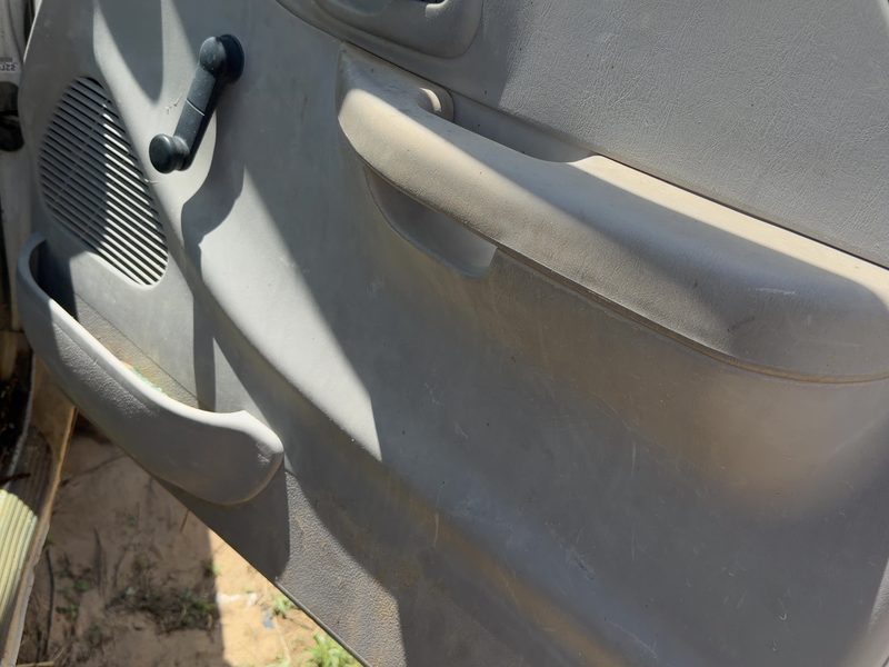 2000-2003 Ford Pickup F150 Series Front Door Trim Panel RH