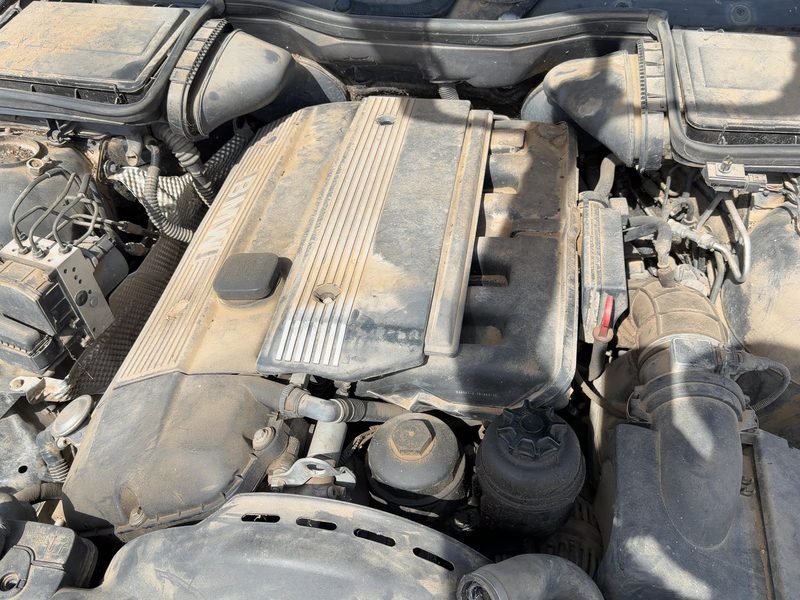 1998-2006 BMW 530i Engine Cover