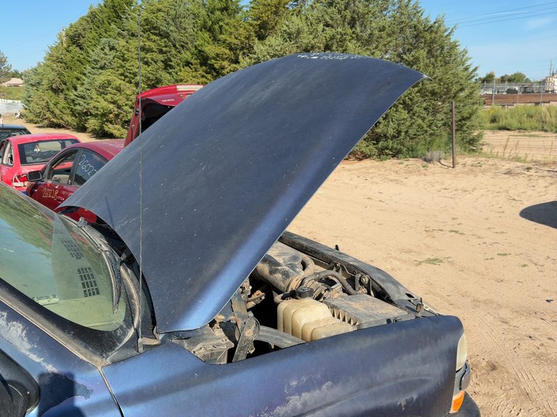 1999-2006 Chevy/gmc Suburban 1500 Series Hood