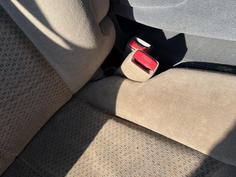 2003-2007 Chevy/gmc Suburban 1500 Series Front Seat Belt RH