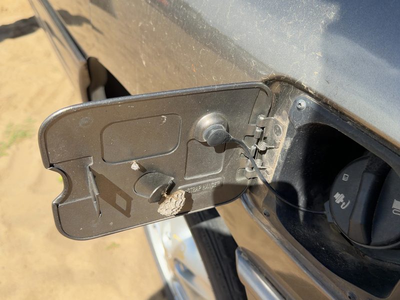 1999 Pontiac Bonneville (80 & Up) Fuel Tank Door
