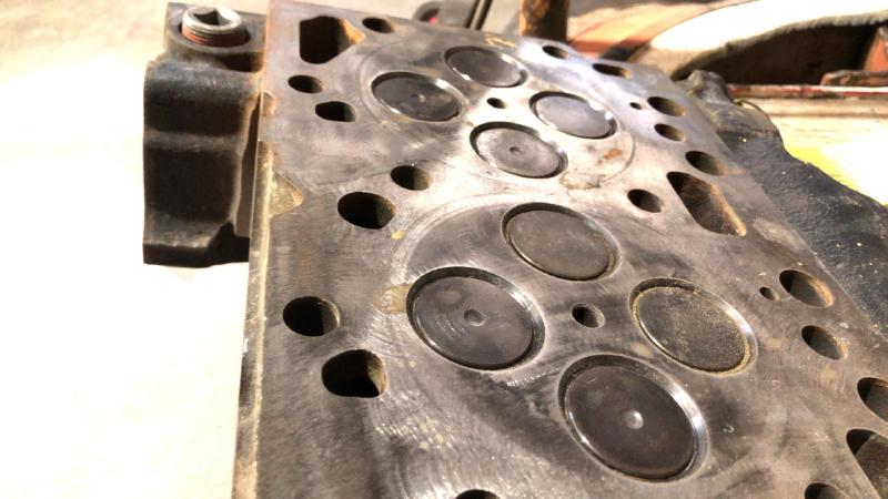1998-2002 Dodge Ram Pickup 2500 Series Cylinder Head