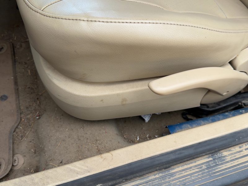 2007 Volkswagen Beetle (type 1) Seat Track LH
