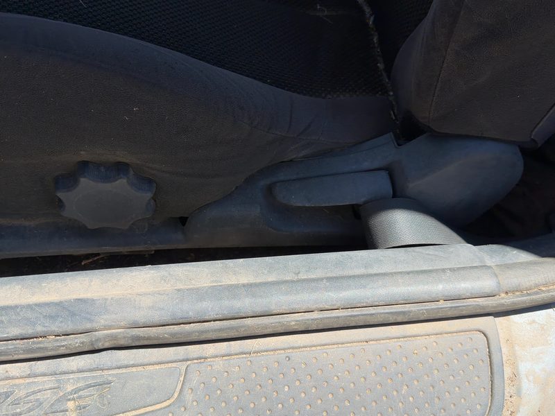 2007 Mitsubishi Eclipse Seat Track LH