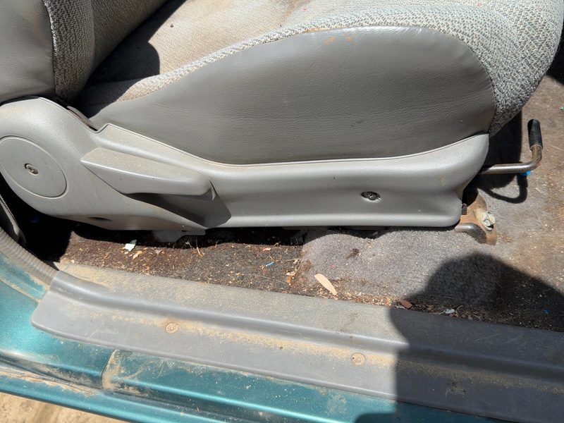1995 Isuzu Rodeo Seat Track RH