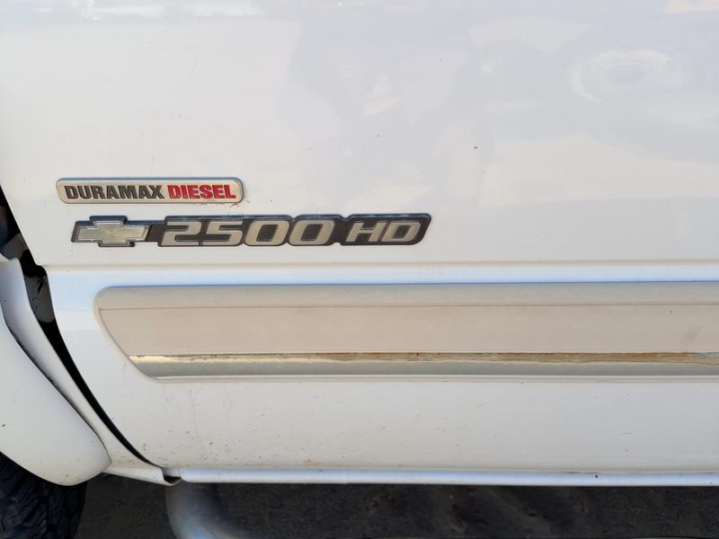 2003-2007 Chevrolet 2500 Silverado Pickup Front Door Moulding LH