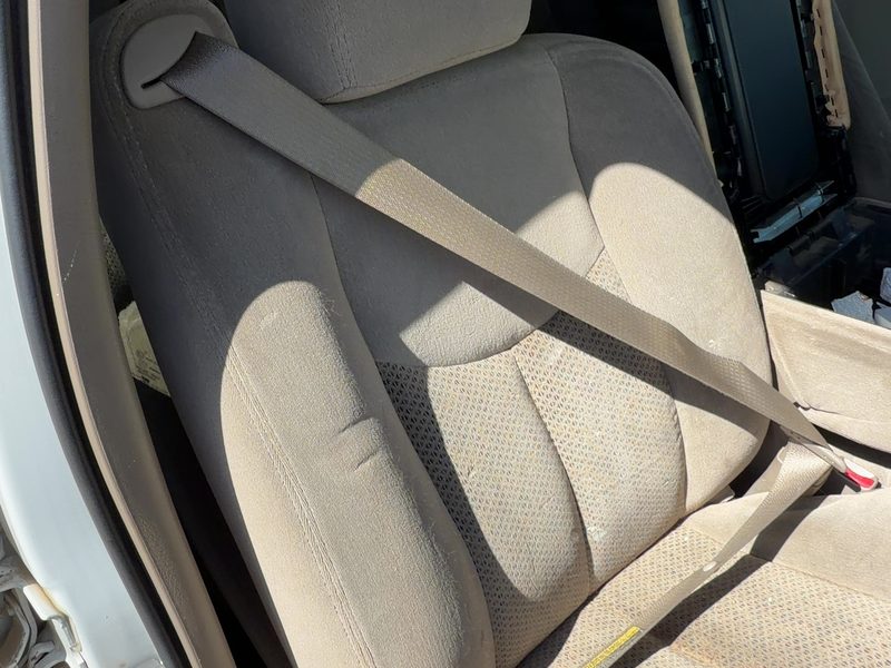 2003-2007 Chevrolet 2500 Silverado Pickup Front Seat Belt RH