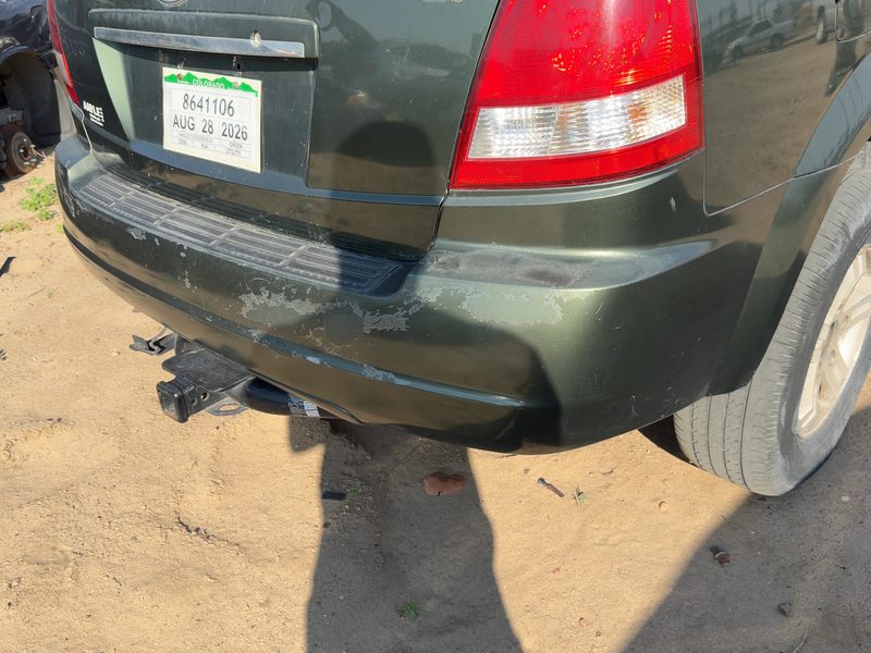 2003-2006 Kia Sorento Rear Bumper Assembly