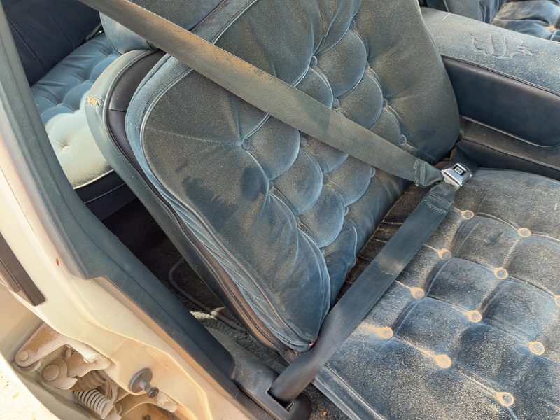 1986 Oldsmobile Ninety-eight (80 & Up) Front Seat Belt RH