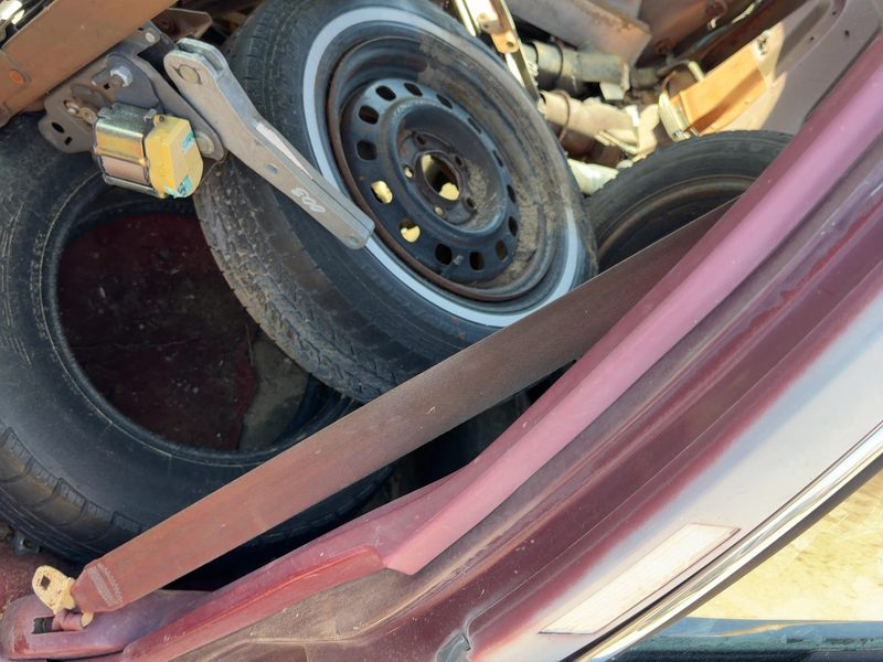 1987 Buick Park Avenue (80&up) Front Seat Belt LH