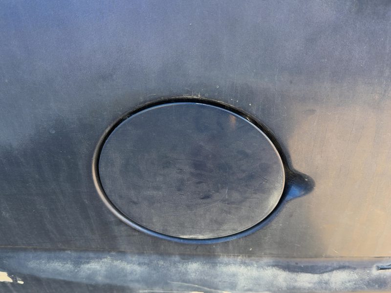 2000-2006 Chevy/gmc Suburban 1500 Series Fuel Tank Door