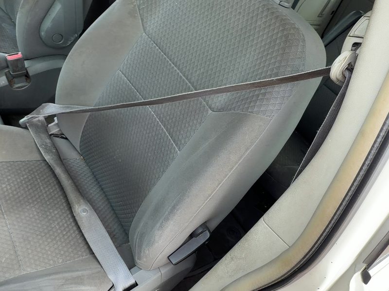 2008-2010 Chrysler Town & Country Front Seat Belt LH