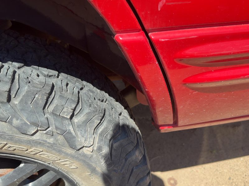 2000 Jeep Grand Cherokee Quarter Panel Moulding RH
