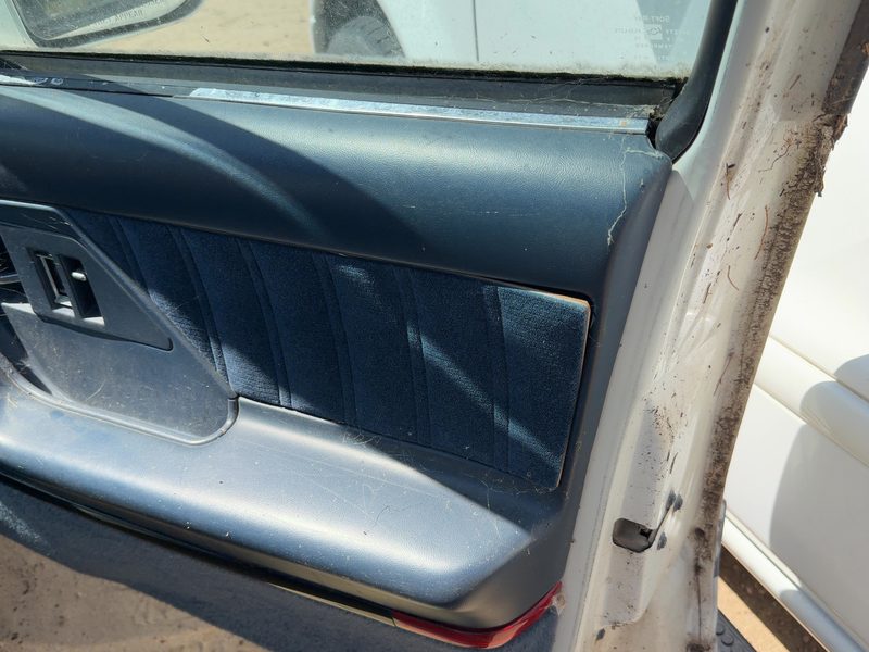 1993 Oldsmobile Eighty-eight (80 & Up) Front Door Trim Panel RH