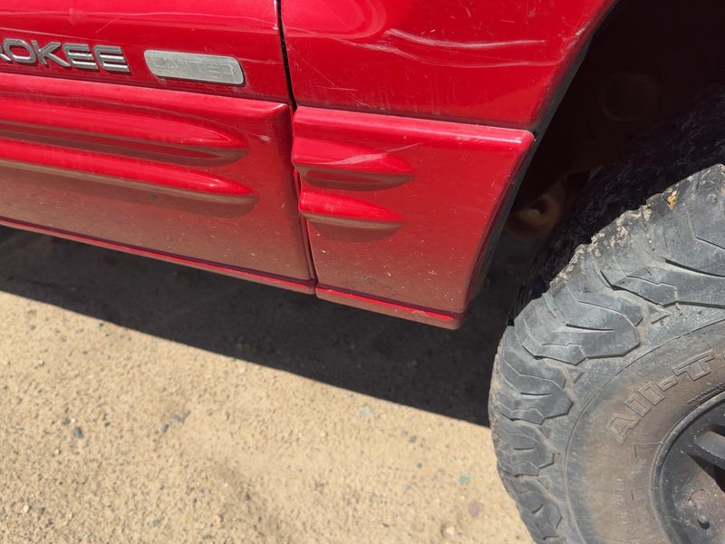 1999-2004 Jeep Grand Cherokee Fender Moulding RH