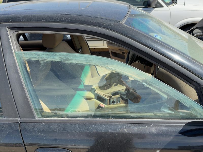 1997-2003 BMW 530i Front Door Glass/Window RH