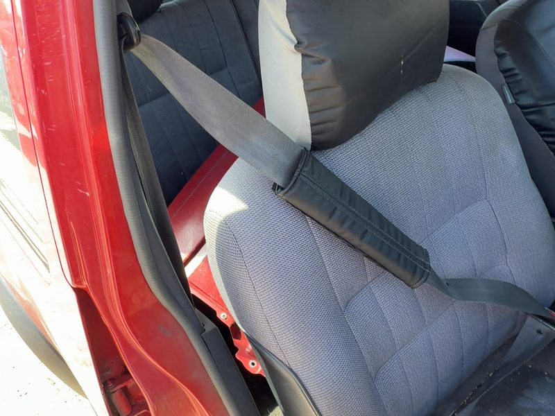 1994 Nissan Pathfinder Front Seat Belt RH
