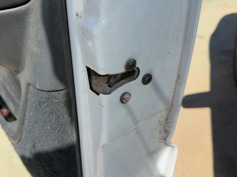 1995-2005 Blazer S10/jimmy S15 Front Door Latch RH