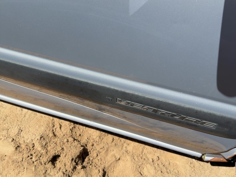 1997-2005 Chevrolet Venture Front Door Moulding RH