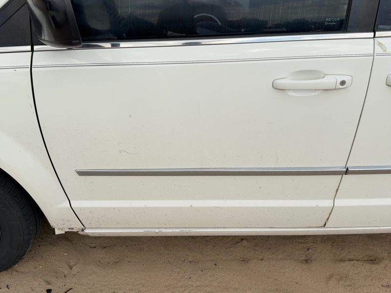 2008-2020 Chrysler Town & Country Front Door LH