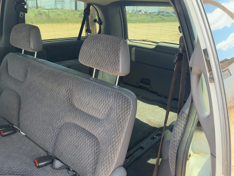 1999 Chrysler Town & Country Rear Seat Belt RH