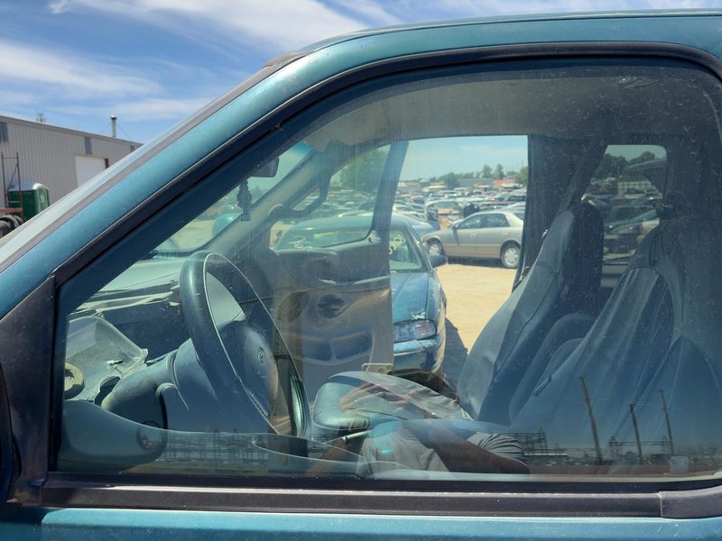 1997-2004 Ford Pickup F150 Series Front Door Glass/Window LH