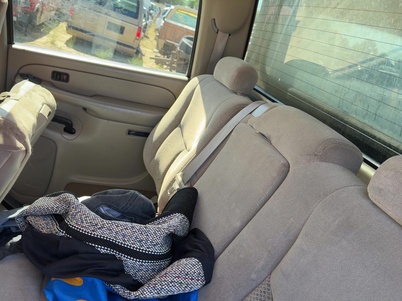 2005 Chevrolet 2500 Silverado Pickup Rear Seat Belt RH