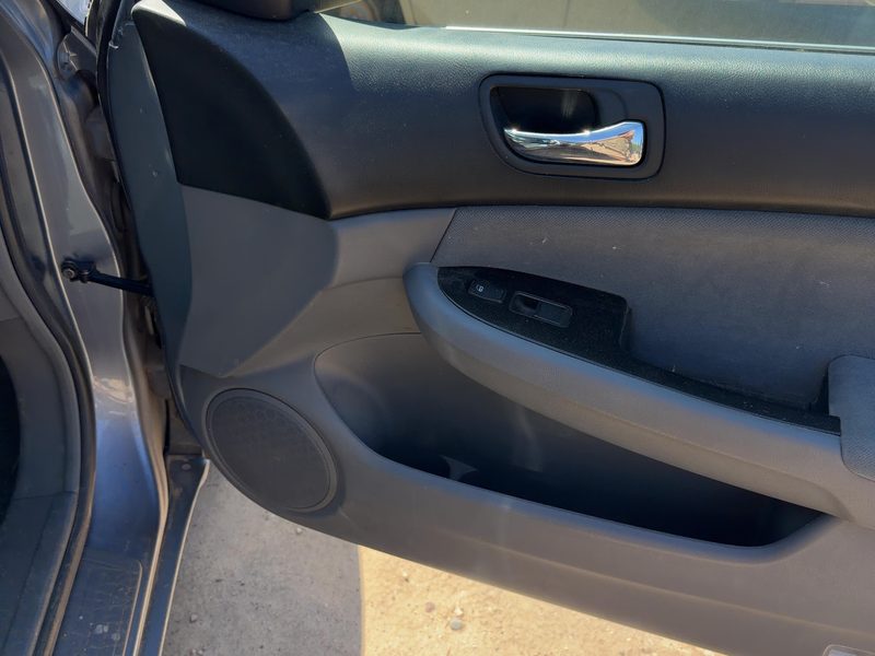 2006-2007 Honda Accord Front Door Trim Panel RH