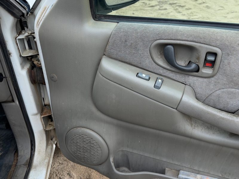1998-2001 Blazer S10/jimmy S15 Front Door Trim Panel RH