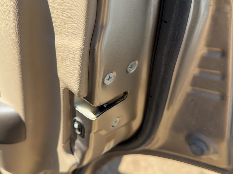 2002-2006 Honda Crv Rear Door Latch RH
