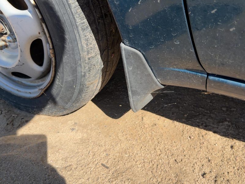1998-2002 Toyota Corolla (also See FX 87-88) Fender Moulding LH