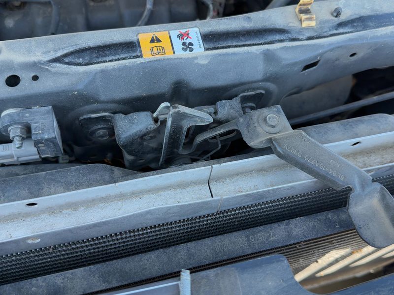 2008 Mercury Mariner Radiator Support