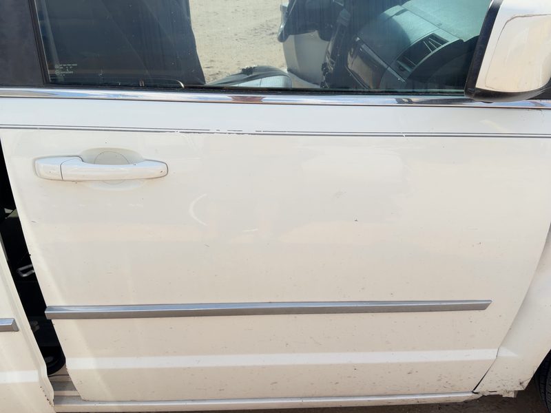2008-2020 Chrysler Town & Country Front Door RH