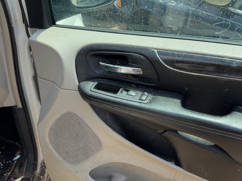 2012 Chrysler Town & Country Front Door Trim Panel RH