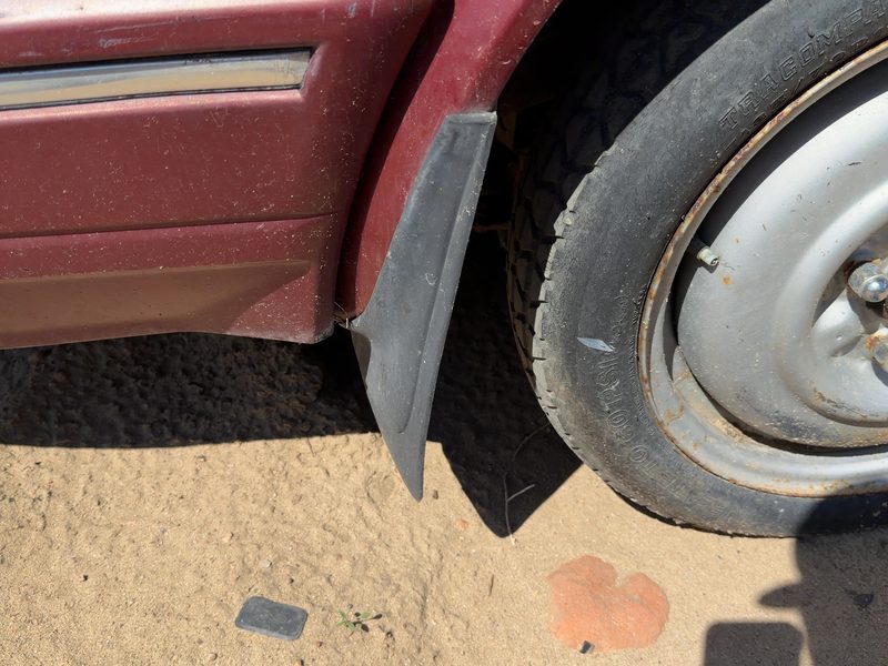 1987 Nissan Maxima Quarter Panel Moulding RH