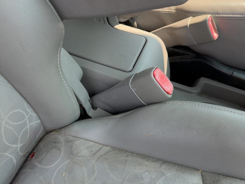 2004-2005 Saturn Vue Front Seat Belt RH