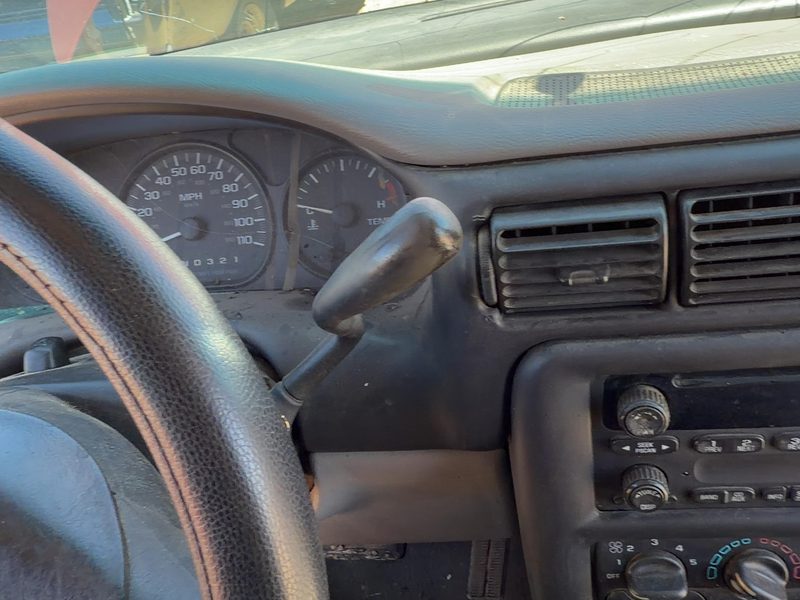 2001-2005 Chevrolet Venture Dash Panel