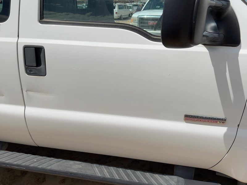 2005 Ford F350 Super Duty Pickup Front Door RH