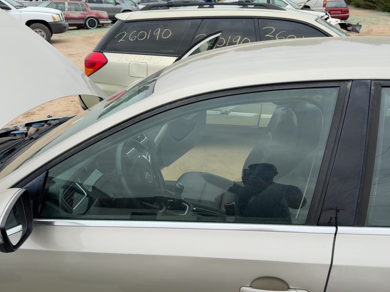 2011-2018 Jetta Except Gli Front Door Glass/Window LH